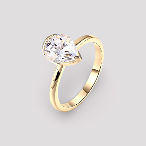 The Lumière Pear Half-Bezel Ring