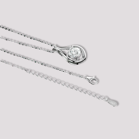 Dorothy Teardrop Pendant Necklace