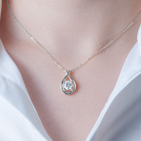 Dorothy Teardrop Pendant Necklace
