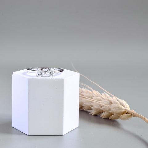 Elvena Kissing Heart Ring