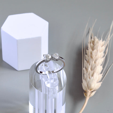 Elvena Kissing Heart Ring
