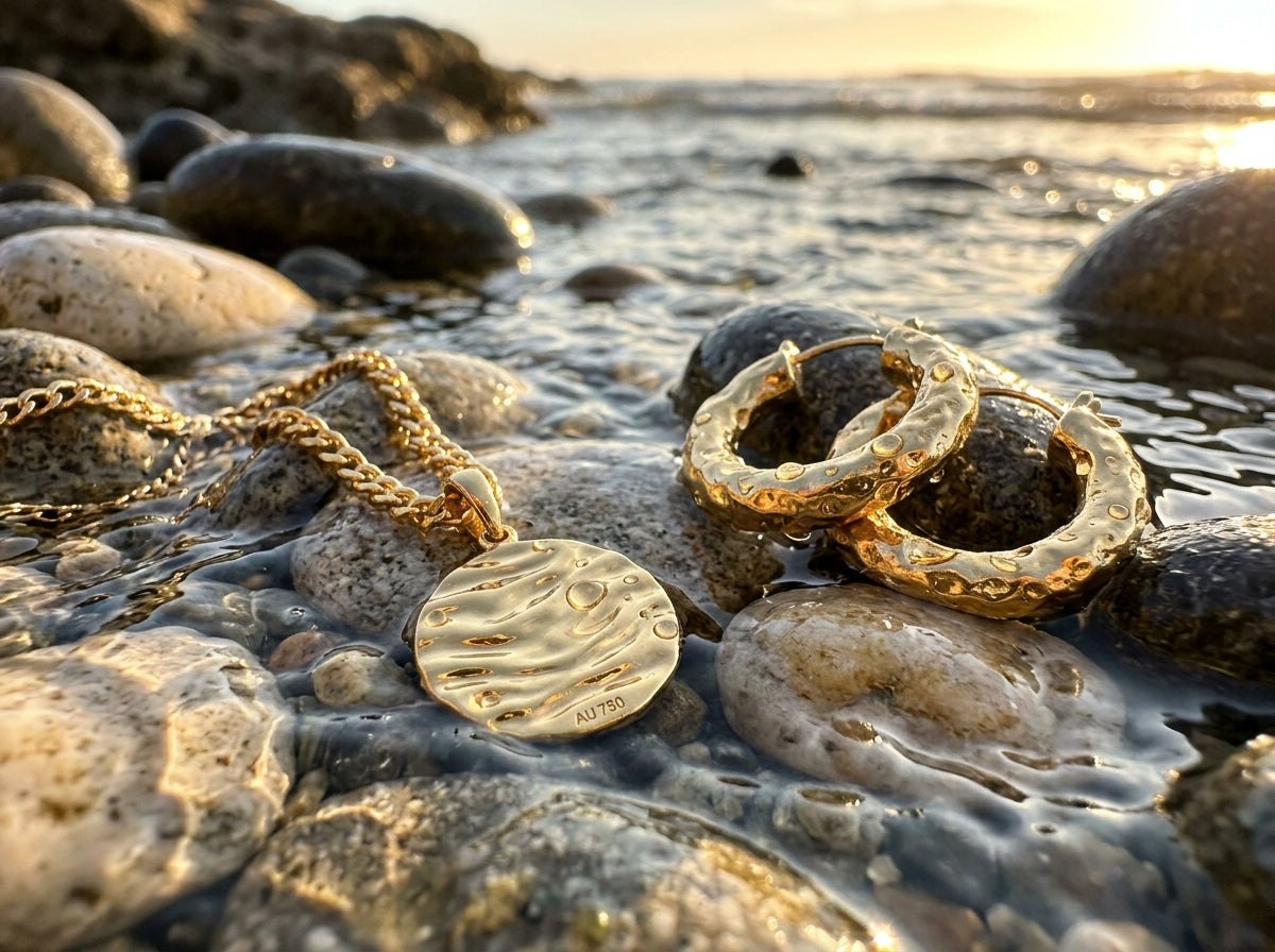 Banavilla Waterproof Gold Jewelry submerged in Pacific Ocean water